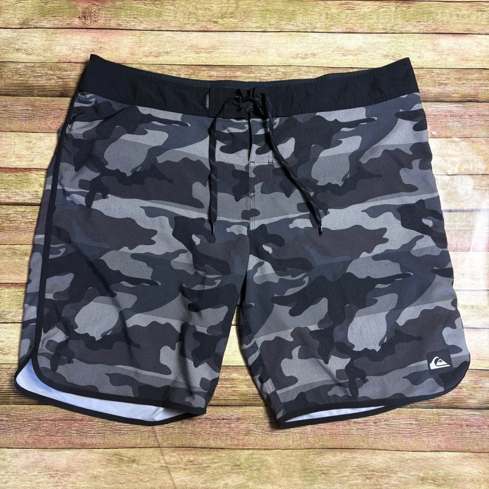 Gorpcore Skater Sleaze Surf Indie Quiksilver Highline Camo Boardshorts Size 42